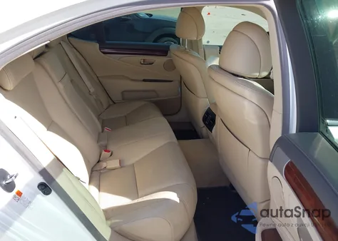 2016 Lexus Ls 460 z USA, uszkodzony, nr VIN JTHBL5EF4G5139702